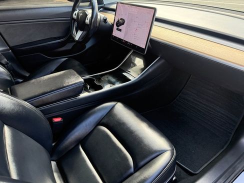 Used 2018 Tesla Model 3 Mid Range RWD image 15