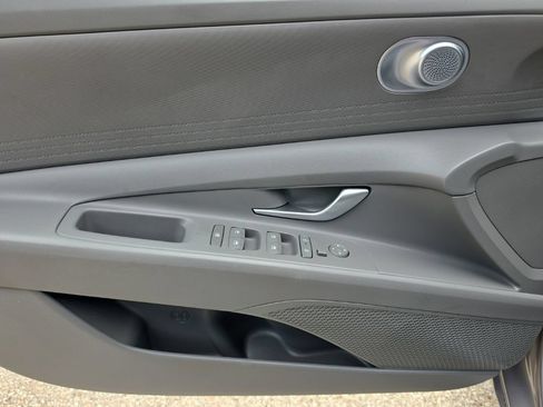 Used 2024 Hyundai Elantra SEL FWD image 13