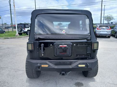 Used 2016 Jeep Wrangler Unlimited Sport AWD/4WD image 5