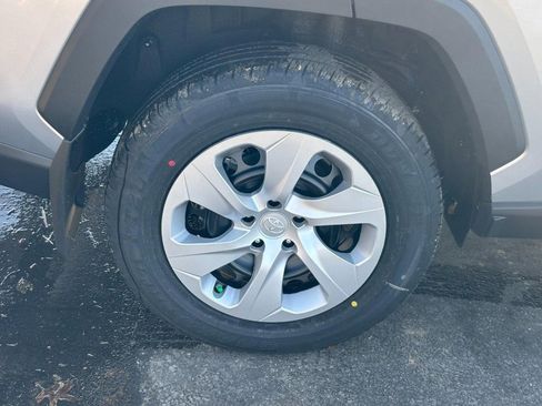 New 2025 Toyota RAV4 LE image 4