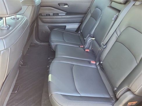 Certified 2024 Nissan Pathfinder SL image 27