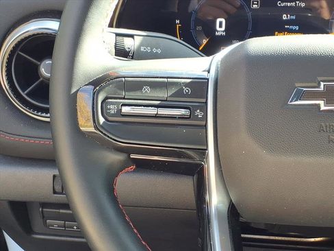 Used 2024 Chevrolet Colorado Z71 w/ Z71 Convenience Package 2 image 17