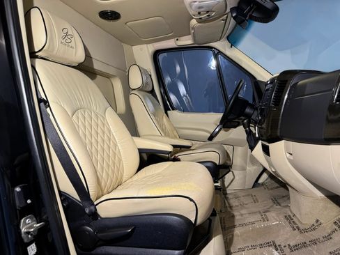 Used 2015 Mercedes-Benz Sprinter 2500 image 23