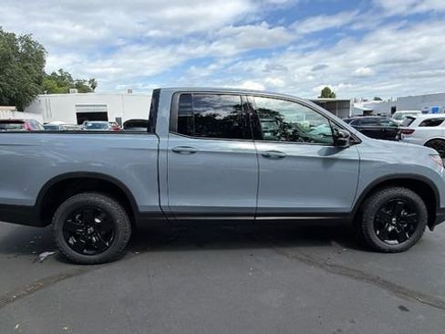 New 2026 Honda Ridgeline Black Edition image 3