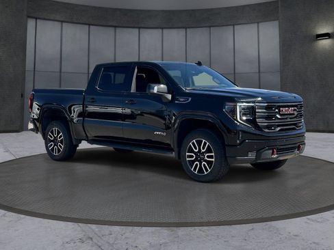 Certified 2025 GMC Sierra 1500 AT4 w/ AT4 Premium Package AWD/4WD image 8