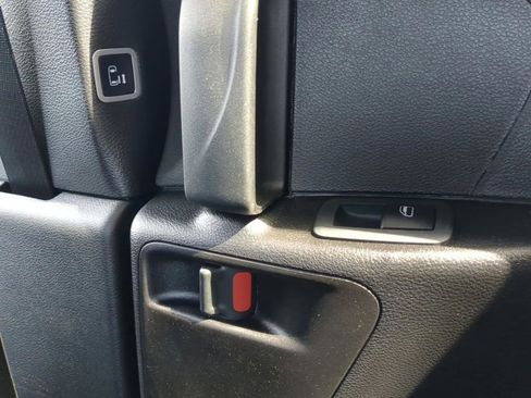 New 2025 Chrysler Voyager LX image 27