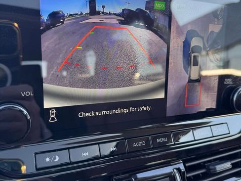 Used 2025 Nissan Pathfinder Platinum w/ Cargo Package image 24