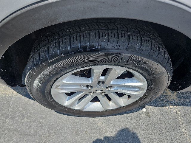Used 2014 Ford Explorer XLT w/ Equipment Group 202A AWD/4WD image 6