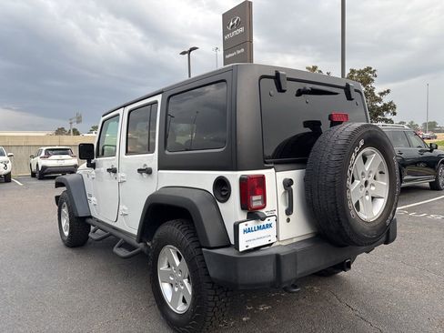 Used 2018 Jeep Wrangler Unlimited Sport S image 8