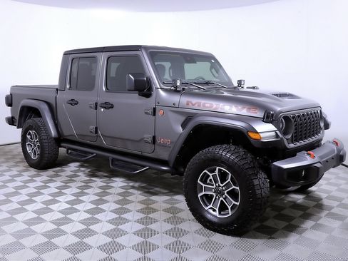 Used 2025 Jeep Gladiator Mojave w/ Safety Group AWD/4WD image 6