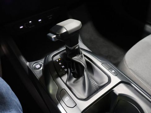 Used 2025 Kia K4 LXS image 28