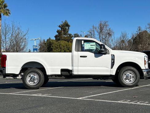 New 2026 Ford F250 XL w/ XL Chrome Package image 4