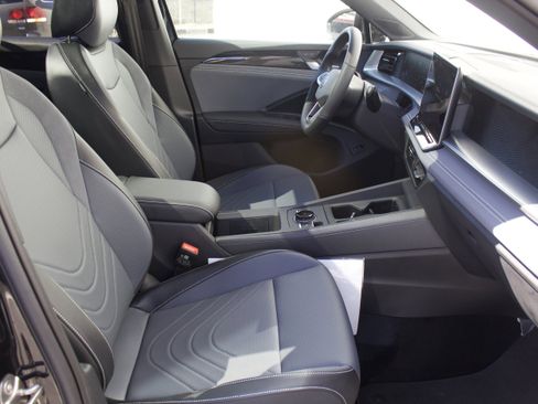 New 2026 Volkswagen Tiguan SE R-Line AWD/4WD image 34
