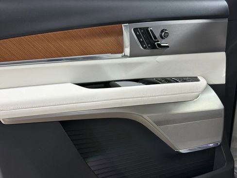 New 2026 Cadillac Vistiq Luxury AWD/4WD image 12