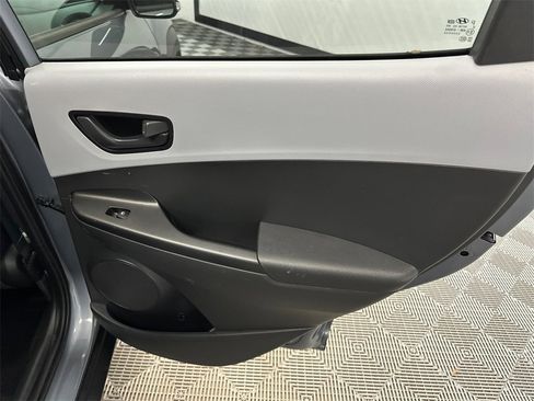 Used 2021 Hyundai Kona SEL w/ Cargo Package image 16