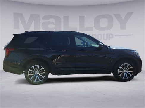 Used 2025 Ford Explorer ST-Line image 6