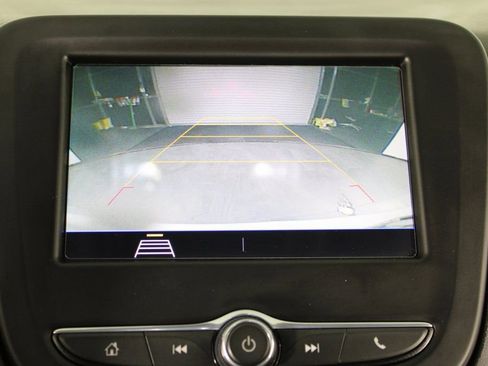 Used 2021 Chevrolet Equinox LS image 25