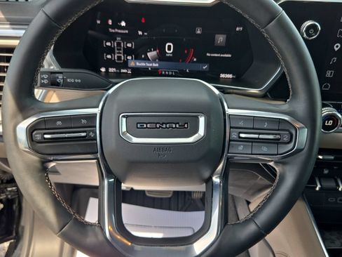 Used 2025 GMC Canyon Denali w/ LPO, Denali Black Edition AWD/4WD image 36