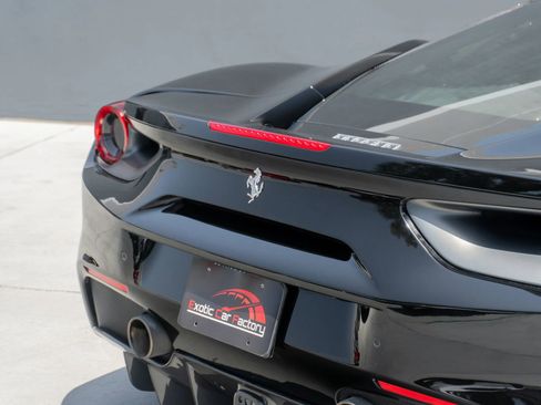 Used 2018 Ferrari 488 GTB RWD image 45