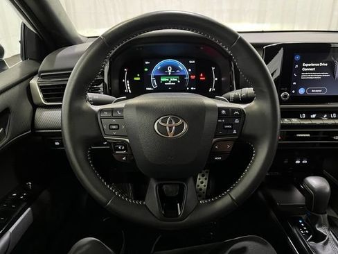 Certified 2025 Toyota Camry SE FWD image 17