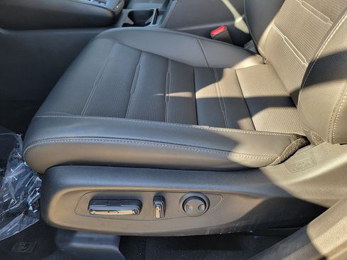 Used 2024 Honda CR-V EX-L image 19