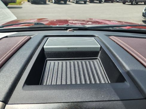 Used 2015 Ford F150 Platinum w/ Equipment Group 701A Luxury AWD/4WD image 17