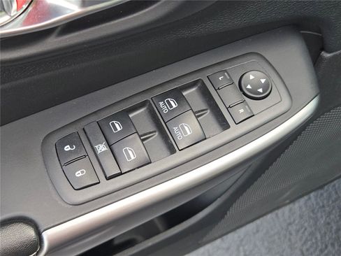 Certified 2021 Jeep Cherokee Limited w/ Mopar Interior Package image 23