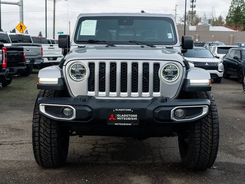 Used 2020 Jeep Gladiator Overland image 2