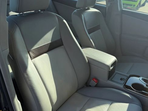 Used 2012 Toyota Camry XLE FWD image 16