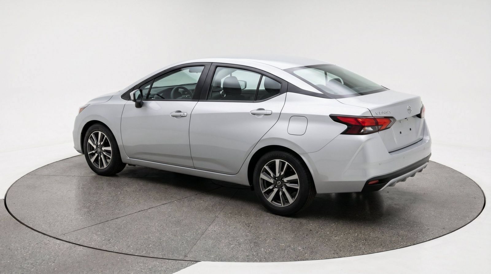 Used 2025 Nissan Versa SV FWD image 6