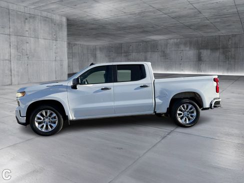 Used 2021 Chevrolet Silverado 1500 Custom image 3