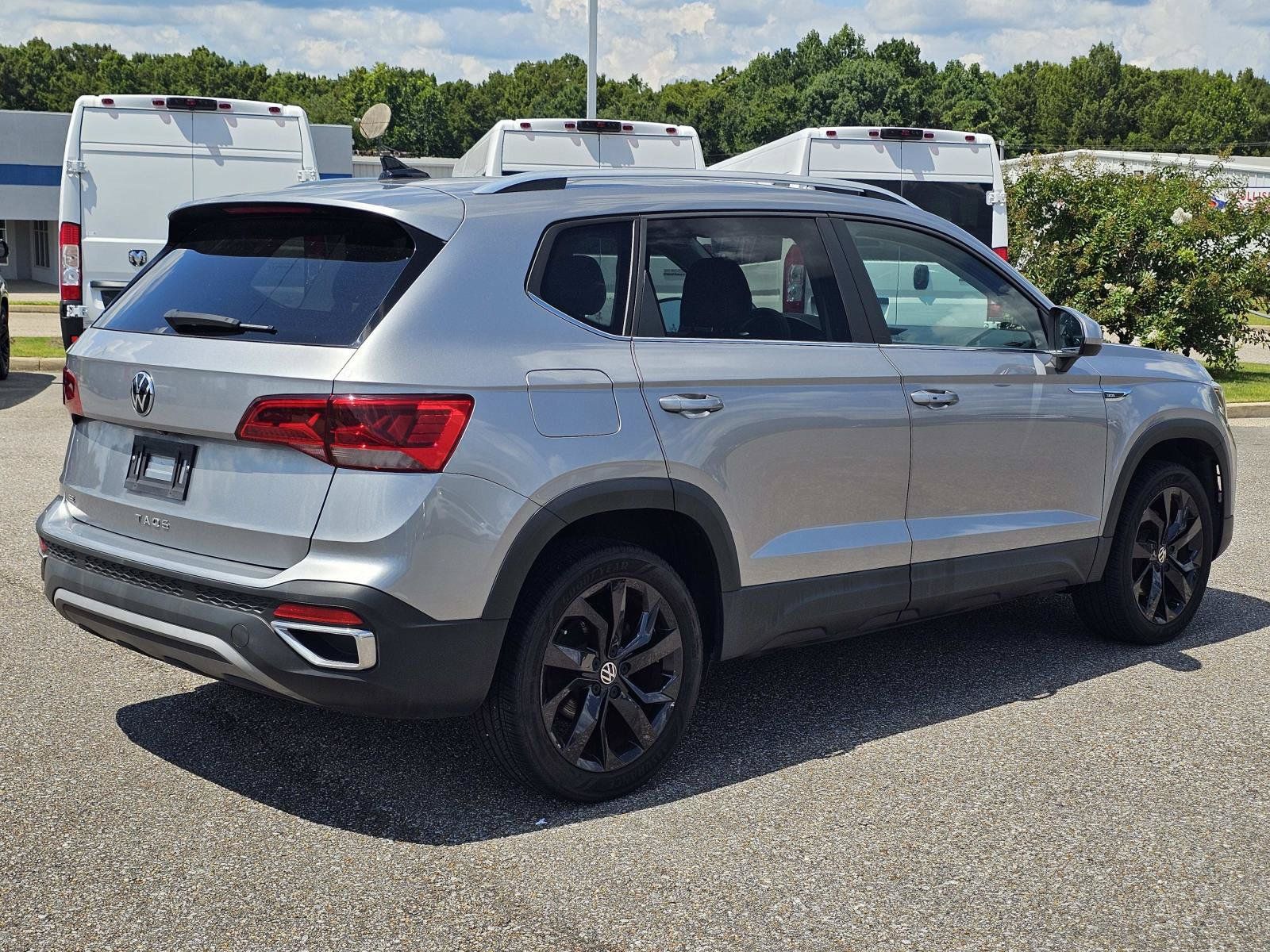 Used 2023 Volkswagen Taos SE w/ Black Wheel Package FWD image 8