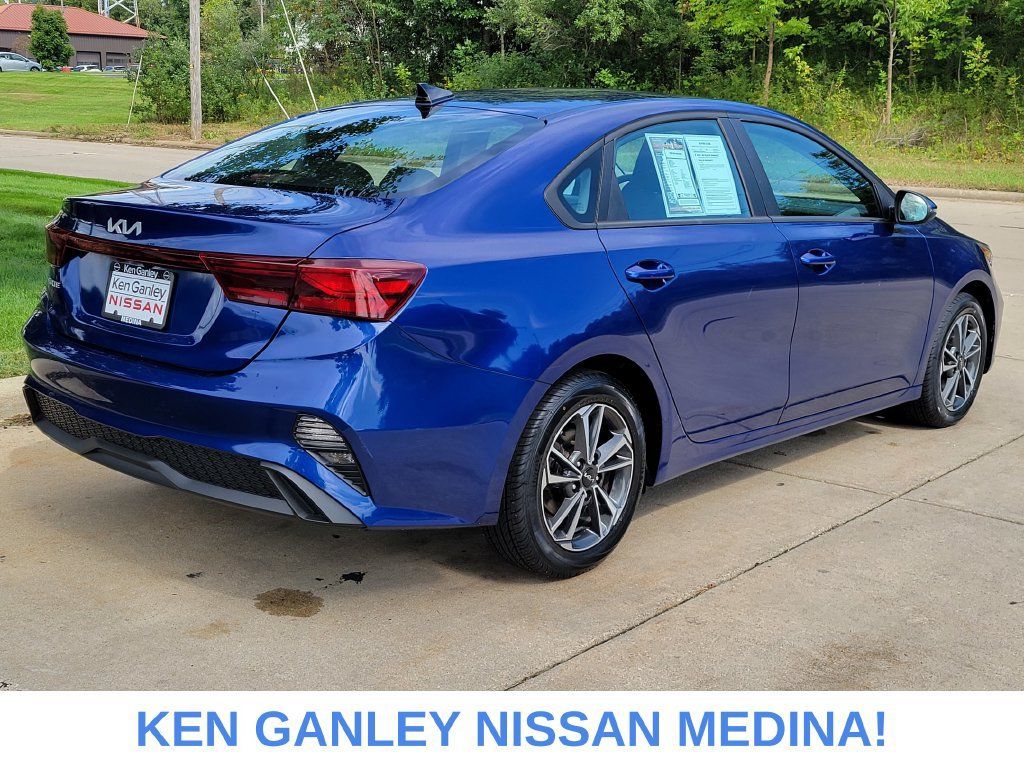 Used 2023 Kia Forte LXS w/ LXS Technology Package FWD image 3