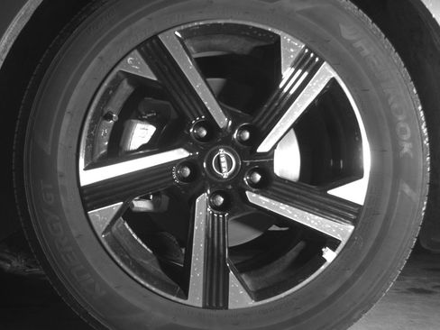 Used 2025 Nissan Sentra SV FWD image 12