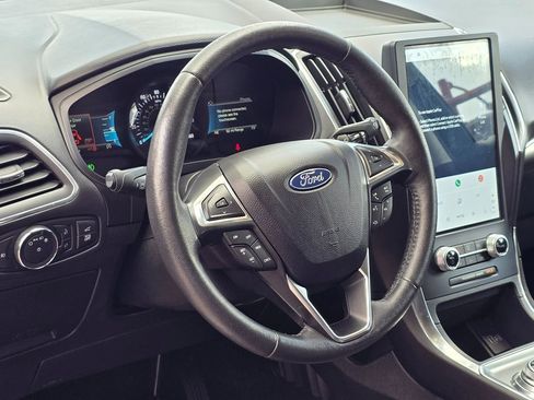 Used 2022 Ford Edge Titanium image 19