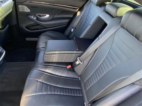 Used 2019 Mercedes-Benz S 560 Sedan image 25