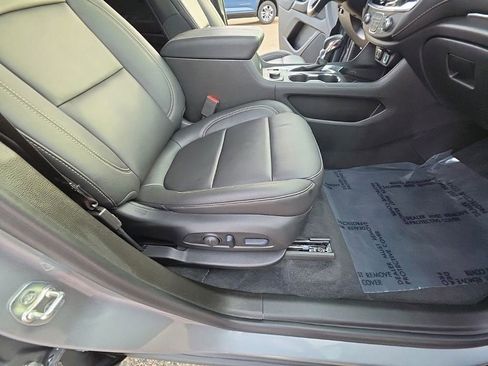 Used 2023 Chevrolet Traverse LT AWD/4WD image 30