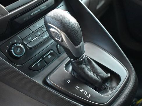 Used 2020 Ford Transit Connect XL image 17