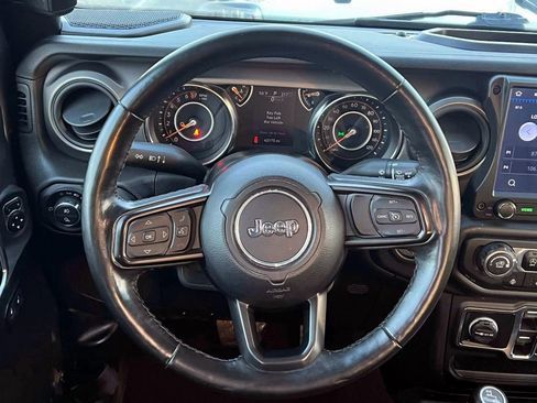 Certified 2021 Jeep Gladiator Willys image 13