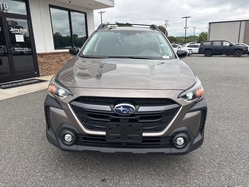 Used 2024 Subaru Outback Premium AWD/4WD image 10