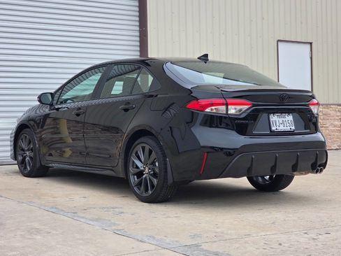 Used 2026 Toyota Corolla SE FWD image 4