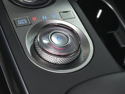 Used 2025 Genesis GV70 2.5T w/ Select Package image 28