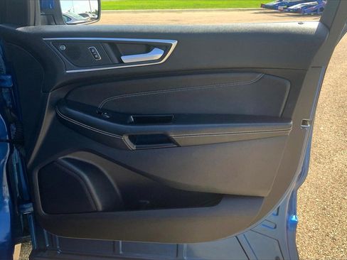 Used 2020 Ford Edge Titanium image 24