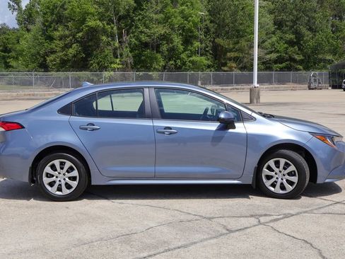 Used 2026 Toyota Corolla LE image 5