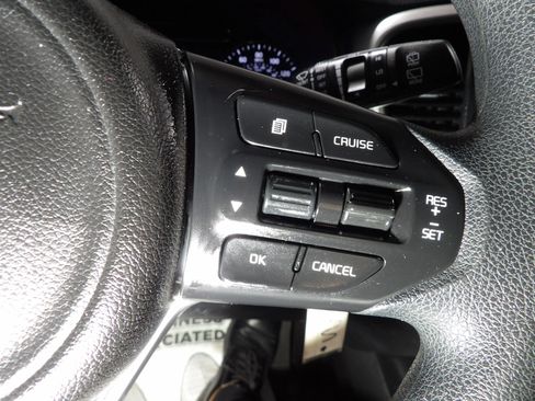 Used 2017 Kia Sorento LX Sport Utility 4D image 19