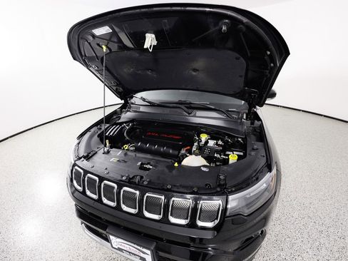 Used 2022 Jeep Compass Limited image 13