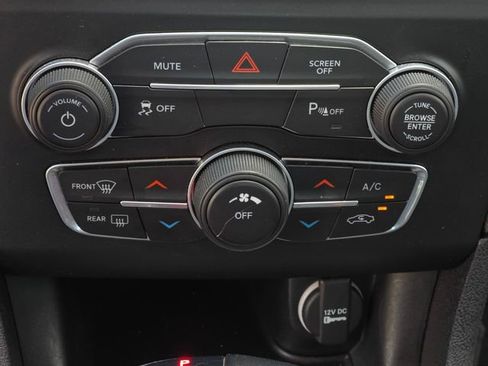 Used 2022 Dodge Charger SXT image 17