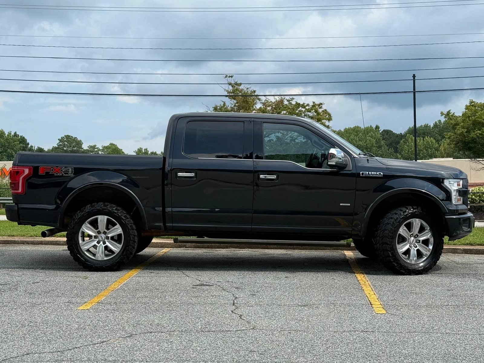 Used 2015 Ford F150 Platinum w/ Equipment Group 701A Luxury AWD/4WD image 5