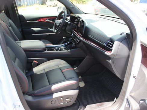 Used 2026 Chevrolet Traverse RS w/ LPO, Floor Liner Package AWD/4WD image 17
