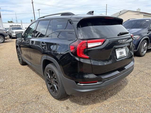Used 2024 GMC Terrain SLT w/ Elevation Edition FWD image 9